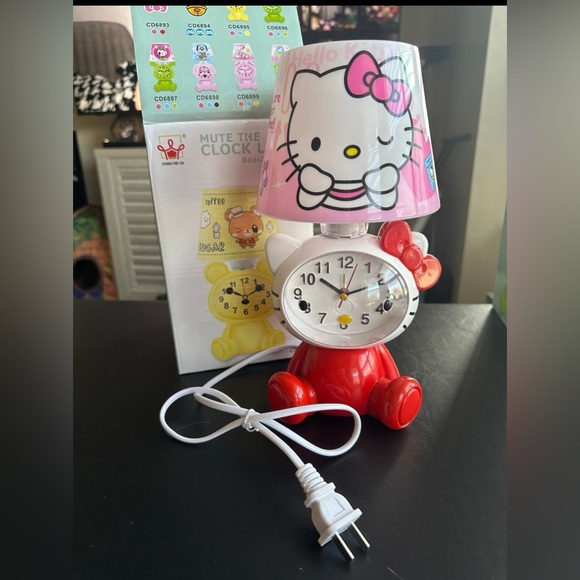 Hello kitty clock/ lamp - Picture 1 of 2
